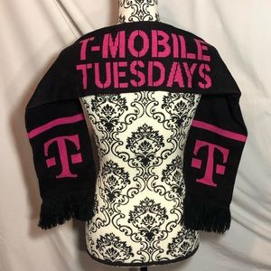 T Mobile Tuesday’s Scarf.